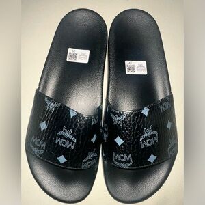 Designer Inspired Slip On Black Slides  Unisex SZ 39 - NWB